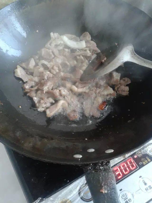 孜然洋葱羊肉步骤4