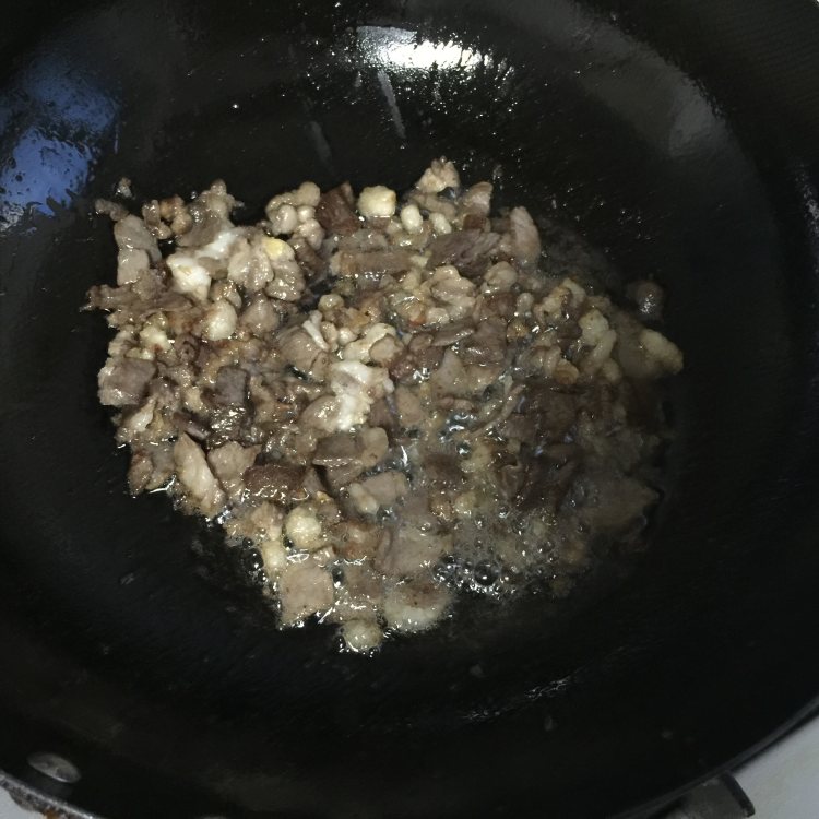 胡萝卜木耳炒肉步骤7