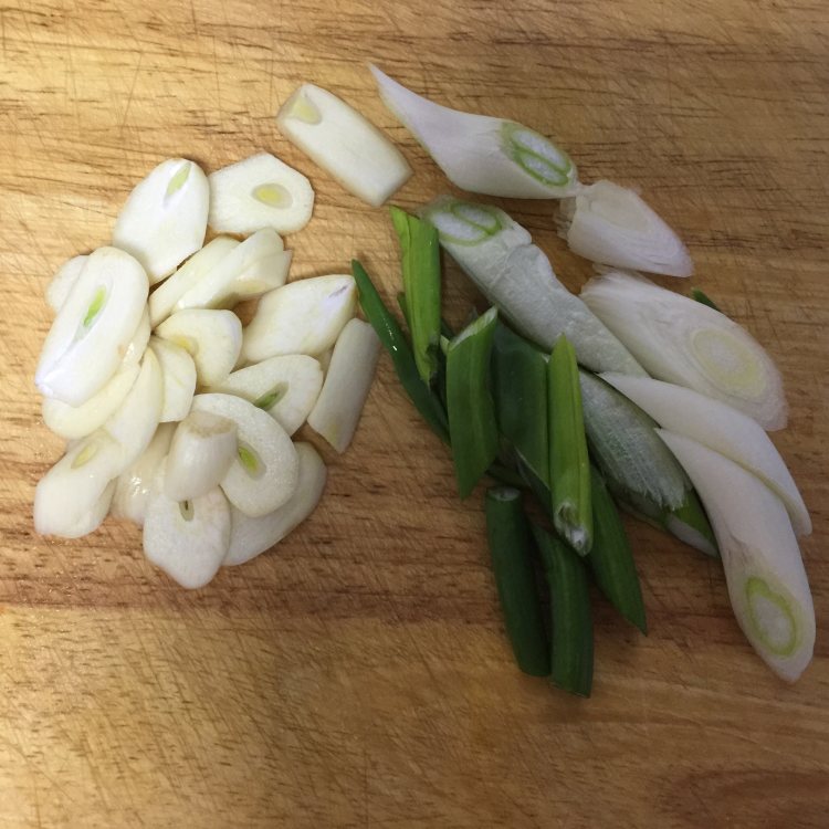 胡萝卜木耳炒肉步骤6