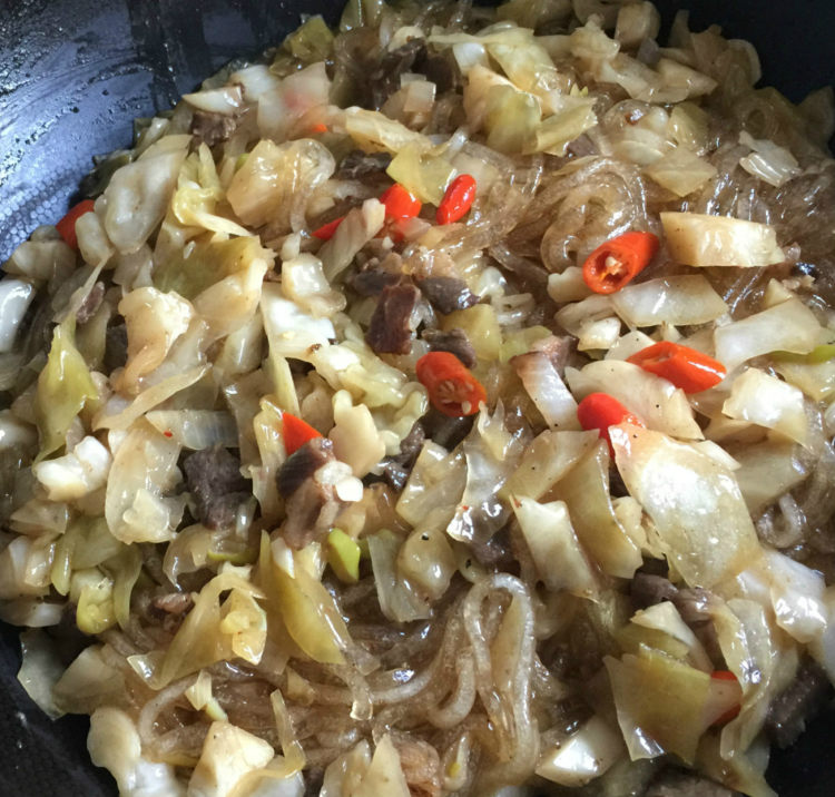 酸菜粉条肉步骤10