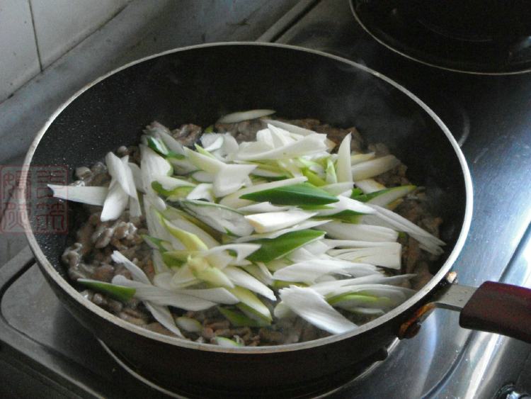 葱炒羊肉步骤8