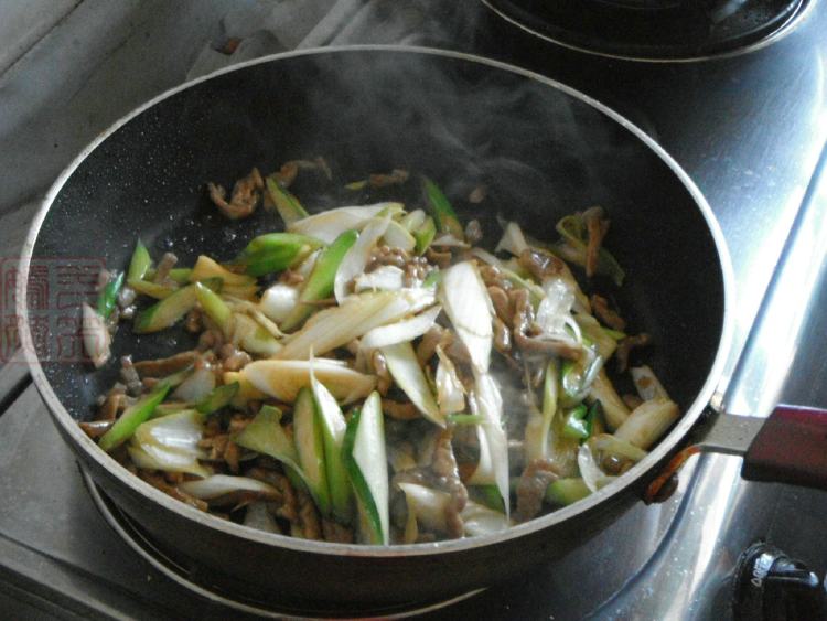 葱炒羊肉步骤12