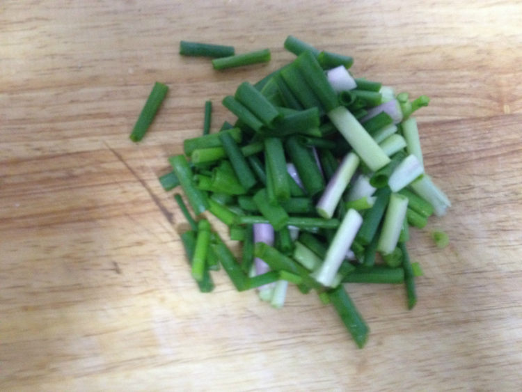 韭菜豆芽炒肉丝步骤5