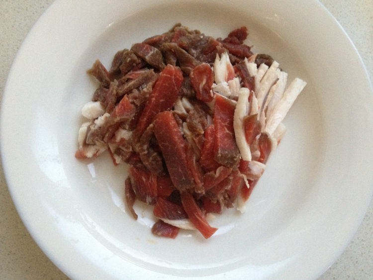 韭菜豆芽炒肉丝步骤2