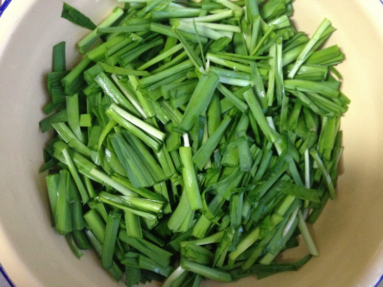 韭菜豆芽炒肉丝步骤3