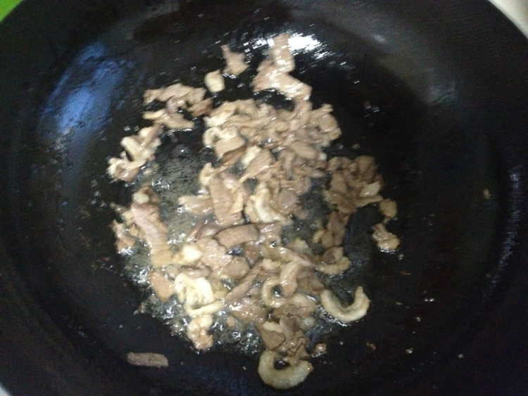 韭菜豆芽炒肉丝步骤7