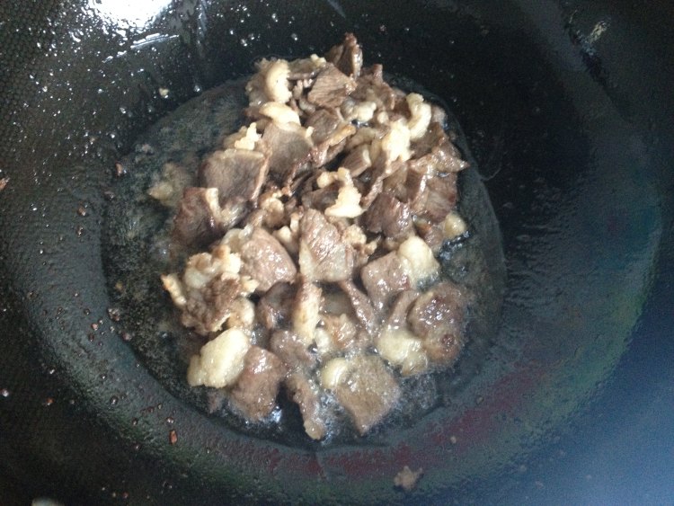 羊肉炒蘑菇步骤5