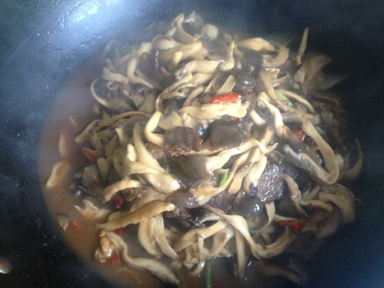 羊肉炒蘑菇步骤7