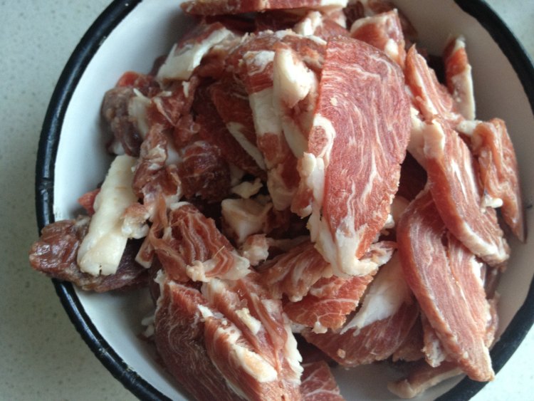 羊肉炒蘑菇步骤1