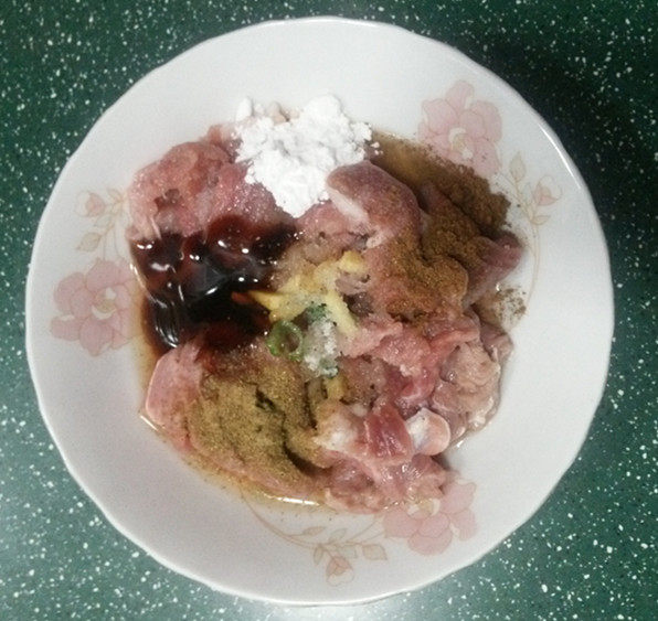 滑溜多味羊肉片步骤2