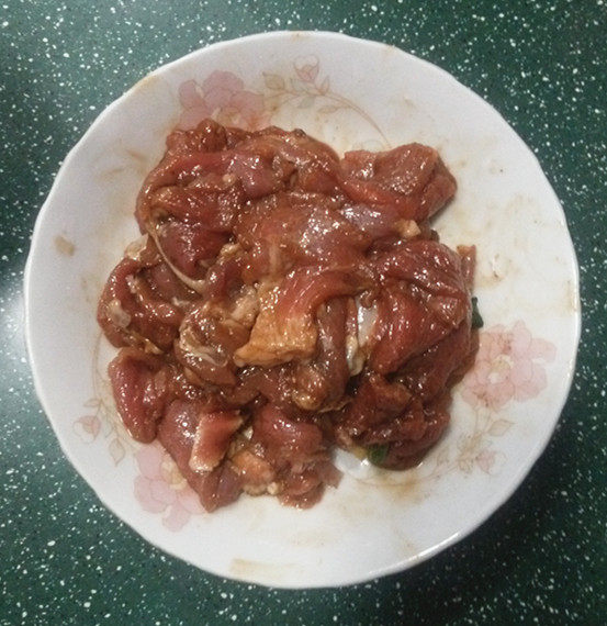 滑溜多味羊肉片步骤3