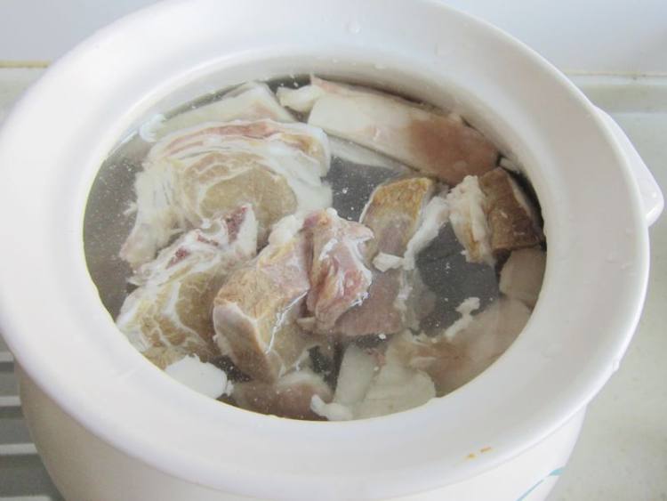 山药炖羊肉步骤4