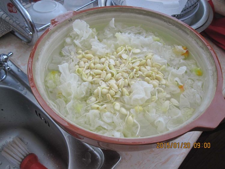 羊肉菠菜银耳砂锅步骤3