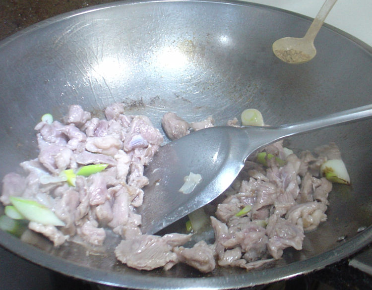 圆葱炒羊肉步骤8