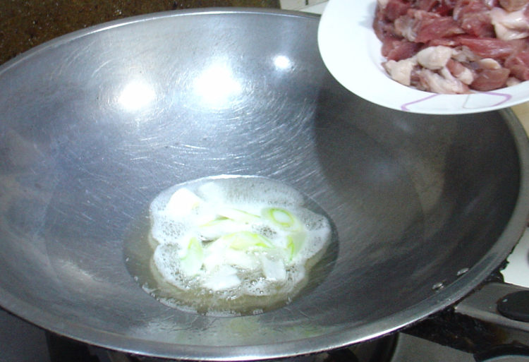 圆葱炒羊肉步骤7