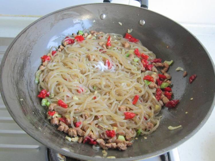 干煸粉条步骤9