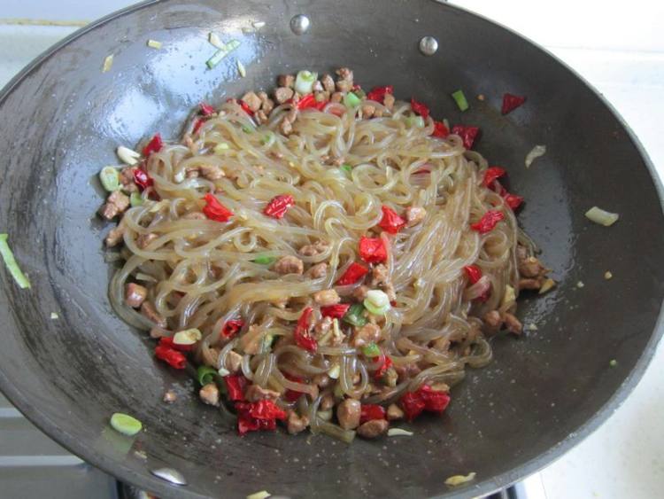 干煸粉条步骤10