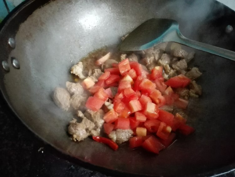 新疆土豆烧羊肉步骤5