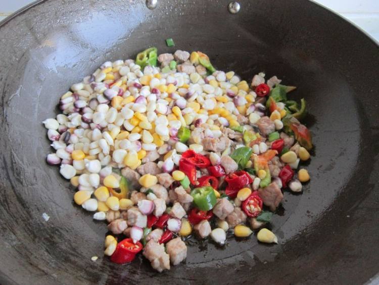 羊肉炒玉米步骤7