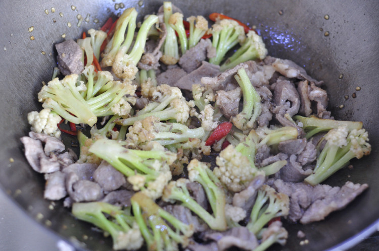 干锅孜然羊肉花菜步骤10