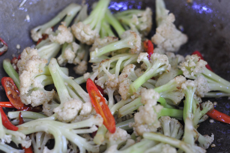 干锅孜然羊肉花菜步骤9