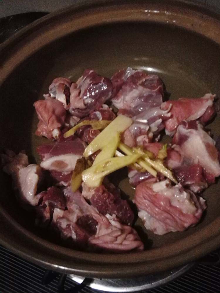 栗子红枣焖羊肉步骤2