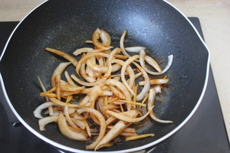 铁板孜然羊肉卷步骤9