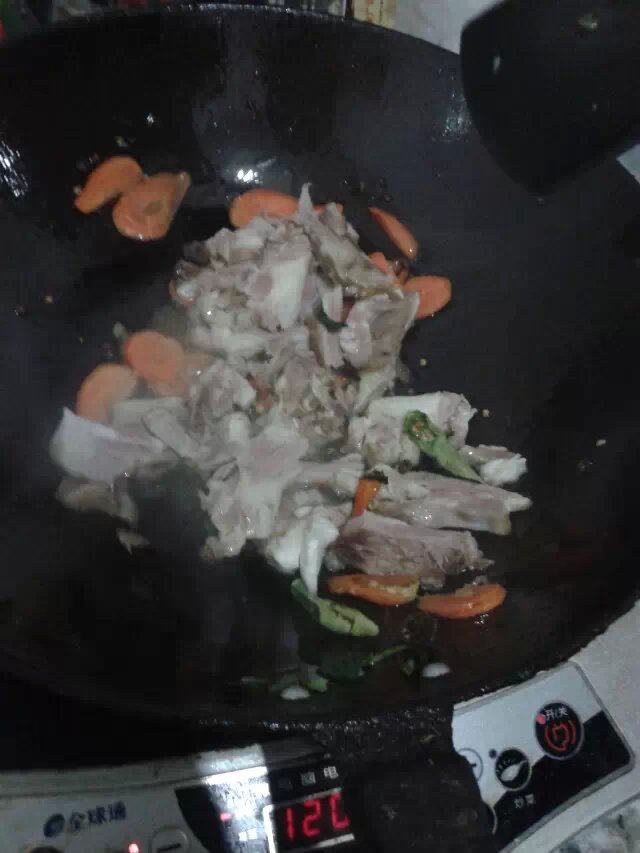 炒羊肉步骤5