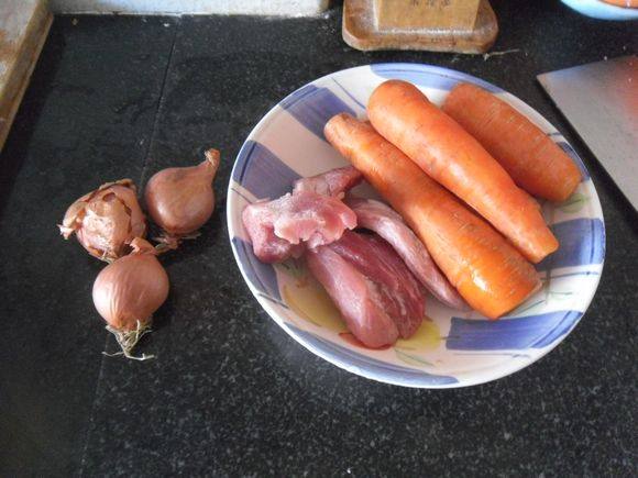 羊肉炒胡萝卜步骤1