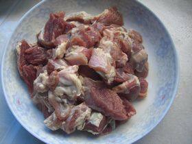 羊肉炖黑萝卜步骤4