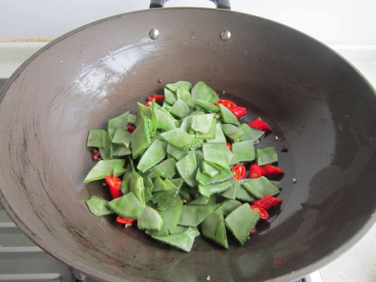 扁豆炒羊肉步骤8