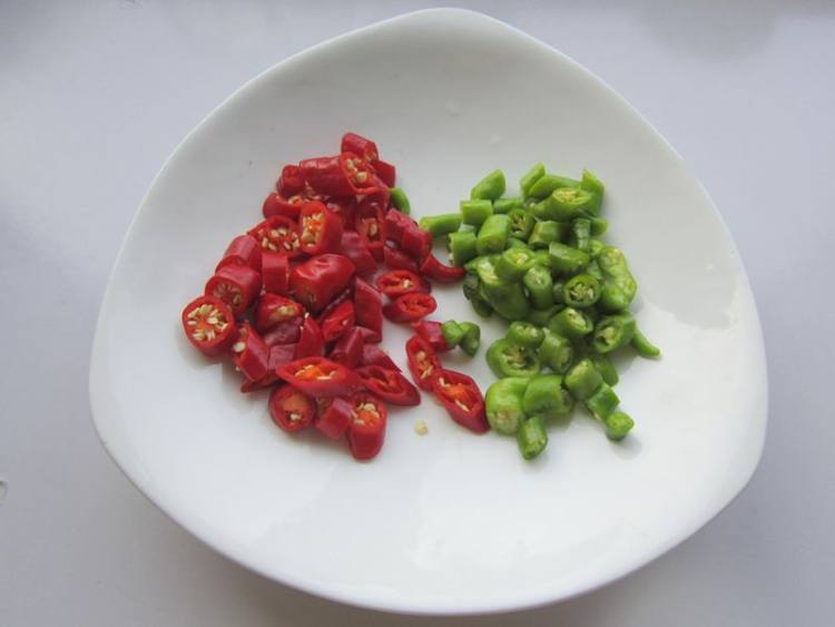 酸菜羊肉末步骤3