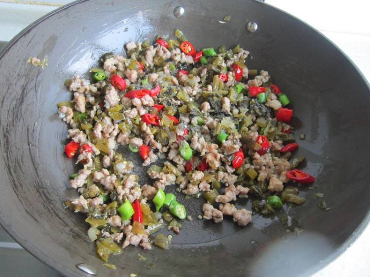 酸菜羊肉末步骤9