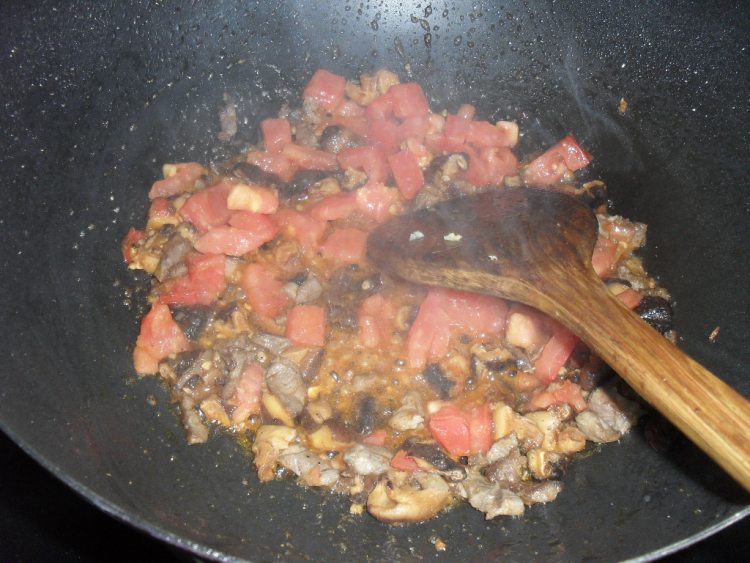 野蘑菇炮仗子汤饭步骤5