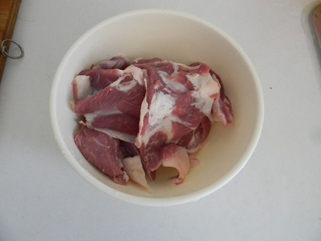 葱烤羊肉步骤1