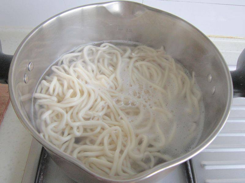 老干妈炒拉条子步骤4