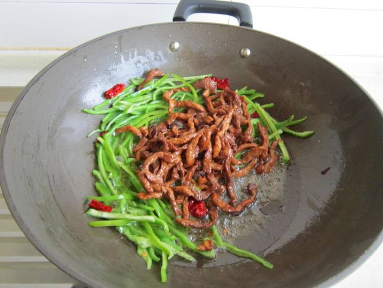 青椒羊肉丝步骤10