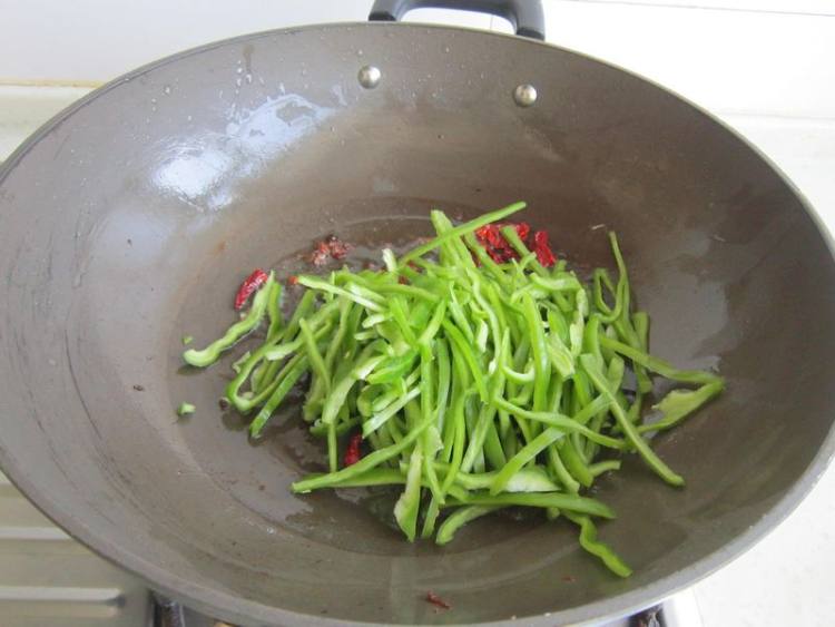 青椒羊肉丝步骤8