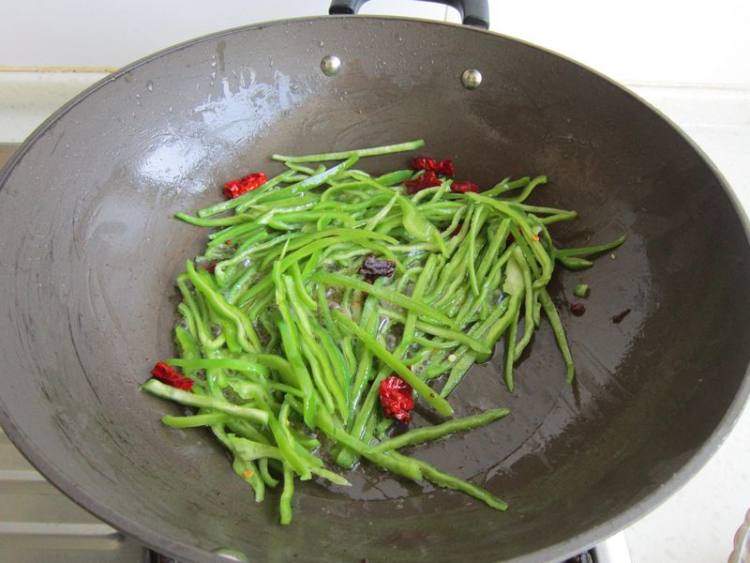 青椒羊肉丝步骤9
