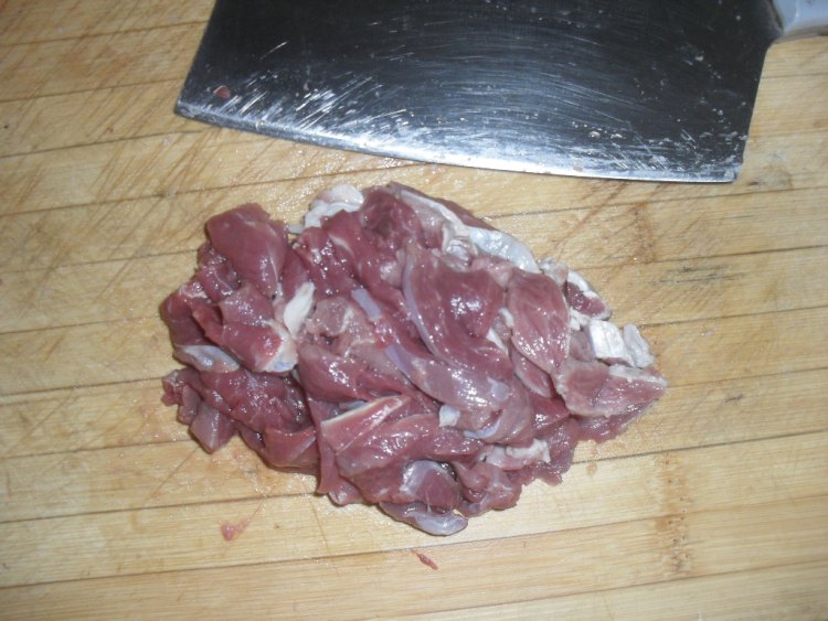 杂蔬炒肉拌面步骤2