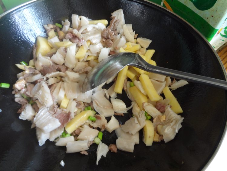 莜面羊肉汤步骤5