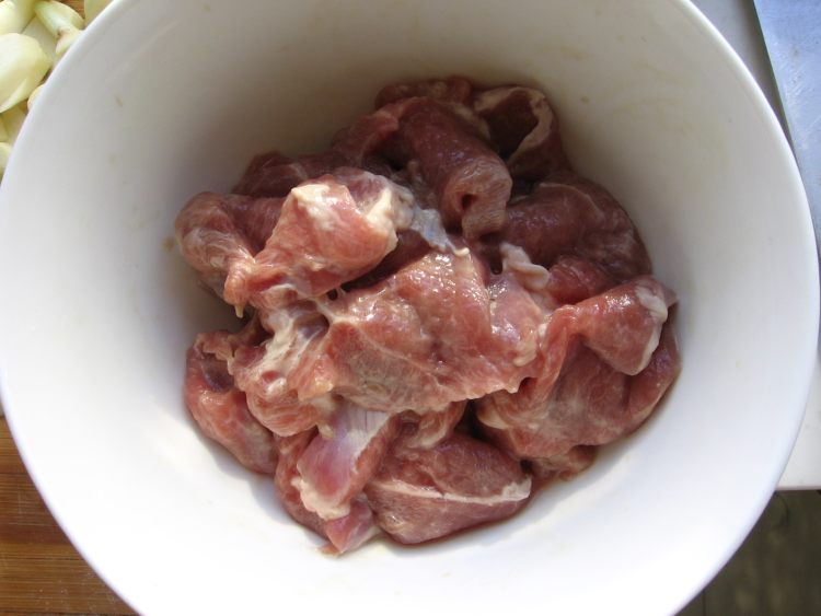 蒜香羊肉步骤3