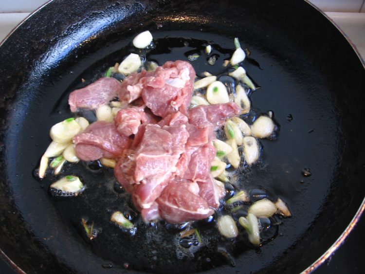 蒜香羊肉步骤6