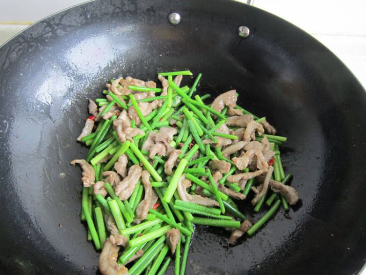蒜薹羊肉丝步骤9