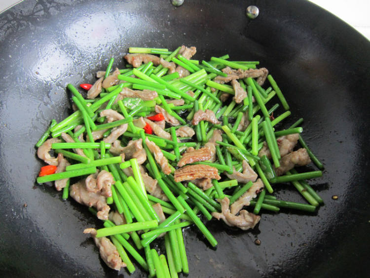 蒜薹羊肉丝步骤10