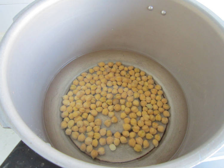 鹰嘴豆羊肉丁步骤3