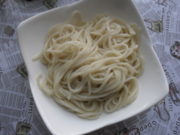 杏鲍菇肉丝盖浇面步骤6
