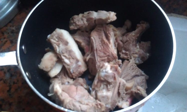 黄芪当归羊肉汤步骤3