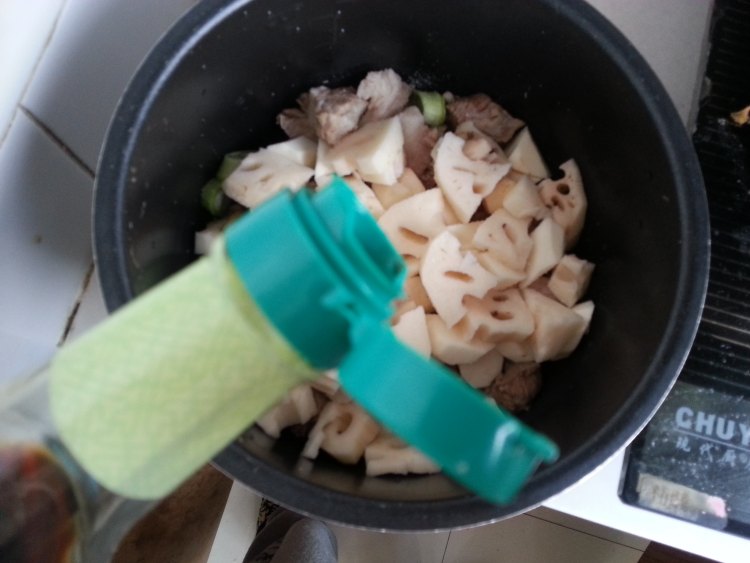 莲藕山药闷羊肉步骤8