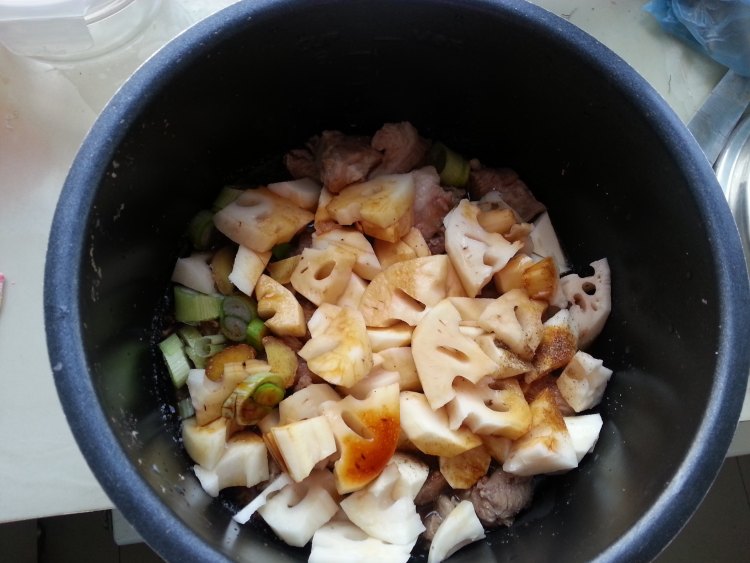 莲藕山药闷羊肉步骤7
